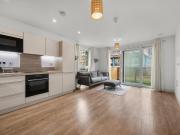 Copenhagen Court, Pell Street. 2 bed flat to rent £2,500...