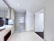 Copenhagen Court, Pell Street. 3 bed flat to rent £3,000...