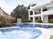 Venta de moderna FINCA con piscina en Santa Fe de...