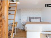 Coqueto apartamento triplex de 2 dormitorios en alquiler...