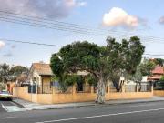 Corner block charm with endless potential in Prime Brunswick