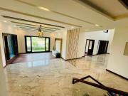 Corner DHA Phase 8 House Sized 1000 Square Yards Is...