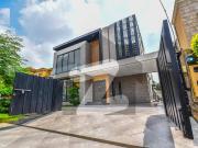 Corner facing park 21 marla full basement near goldcrest...