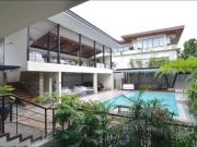 Corner House and Lot with Pool For Sale Valle Verde...