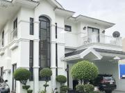 Corner House for Rent in Mahogany Place 1, Taguig City