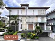 Corner House with Pool and Elevator in Mckinley Hill Village