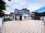 CORNER LOT FULLY RENOVATED 2 Storey House Seksyen 26...