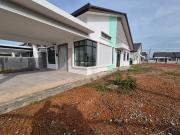 Corner lot Single storey semi D house at Taman Anjung...