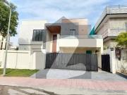 Corner Luxury 1 Kanal Double Unit House For Sale In DHA...