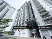 Corner Unit, Renovated & 1 Parking | Apartment Laguna...