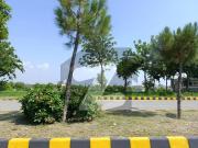 Corner very Highted and Murree facing Kannal Plote for sale