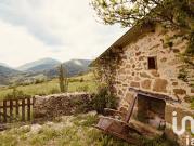 Corps de ferme avec dépendances et jardin