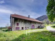 Corps de ferme avec jardin