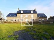 Corps de ferme avec jardin