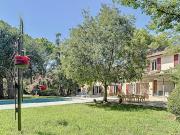 Corps de ferme avec jardin et piscine