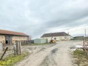Corps de ferme avec maison de 94 m² et 5.1 ha de pré