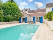 Corps de ferme avec piscine