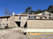 Corps de ferme avec piscine