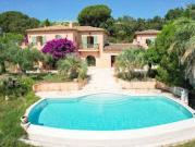 Villa avec piscine et terrasse