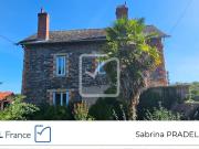 Corps de ferme divers batîments agricole+ maison...