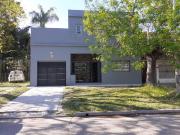 Corrientes 2400, Quilmes Oeste ¡Casa de 5 ambientes en...