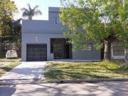 Corrientes 2400, Quilmes Oeste ¡Casa de 5 ambientes en...