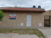 Corrientes 6040 casa al frente