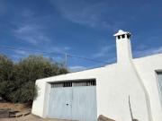 CORTIJO RURAL CON FINCA DE OLIVOS DE REGADÍO EN ZONA DE...