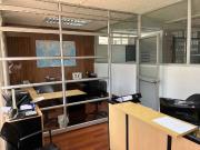 Coruña Arriendo Oficina amplia con divisiones