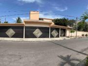 Costa de Oro Residencia de un Nivel con Jardín muy amplio