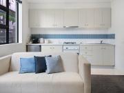 Cosy 1 Bed Apartment In the Heart of Melbourne SHORT...