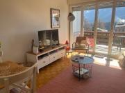 Cosy 2.5 pièces meublé au centre du village. Location...