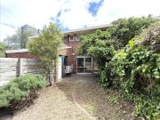 Cosy 2 Bedroom Townhouse Parkville