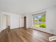 COSY 2 BEDROOM UNIT IN BEACONSFIELD