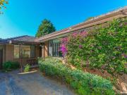 Cosy 2 bedroom unit in Glen Iris