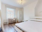 Cosy 4 bed flat available from Sep in Oval