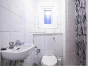 Cosy bedroom in 9 bedroom flat near Kilburn metro...