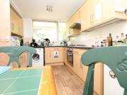 Cosy double bedroom close to Mile End Park Has a Room