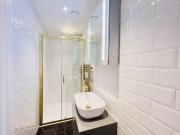 Cosy New Built 2 Bed Flat w/ Shared Terrace