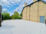 Cosy New Built 2 Bed Flat w/ Shared Terrace