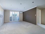 Cosy one bedder with resort style facilities