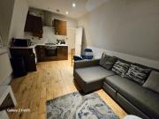 Cosy one bedroom split level flat