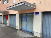 Cosy Silent City Flat with Balcony at Center Station,...