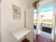 Cosy single room with balcony in a 3 bedroom apartment...
