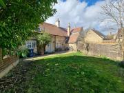 Cottage house with 2 bedrooms and fully furnished Cottage house with 2 bedrooms and fully furnished