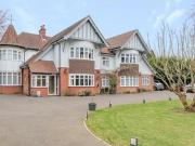 Coulsdon Lane, Chipstead, 8 Bedroom Detached