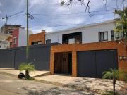 Country Club, gran lujo, 3 recámaras, 5 autos, tiene una...