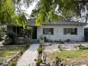 Country Cottage Style House for Rent!