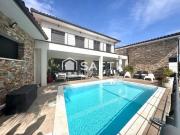 Coup de cœur assuré ! Maison contemporaine avec piscine...