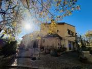 Coursegoules, un cadre de vie suspendu entre ciel et mer